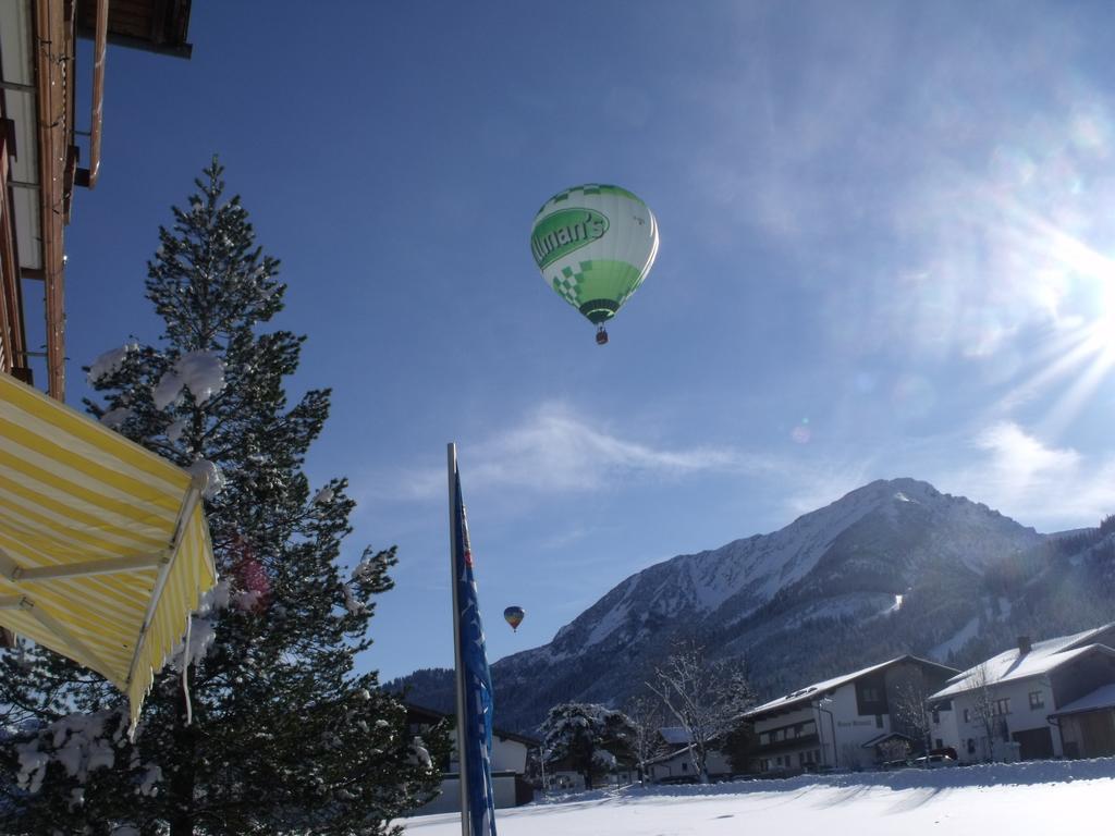 Pension Alpenblick Schattwald Kültér fotó