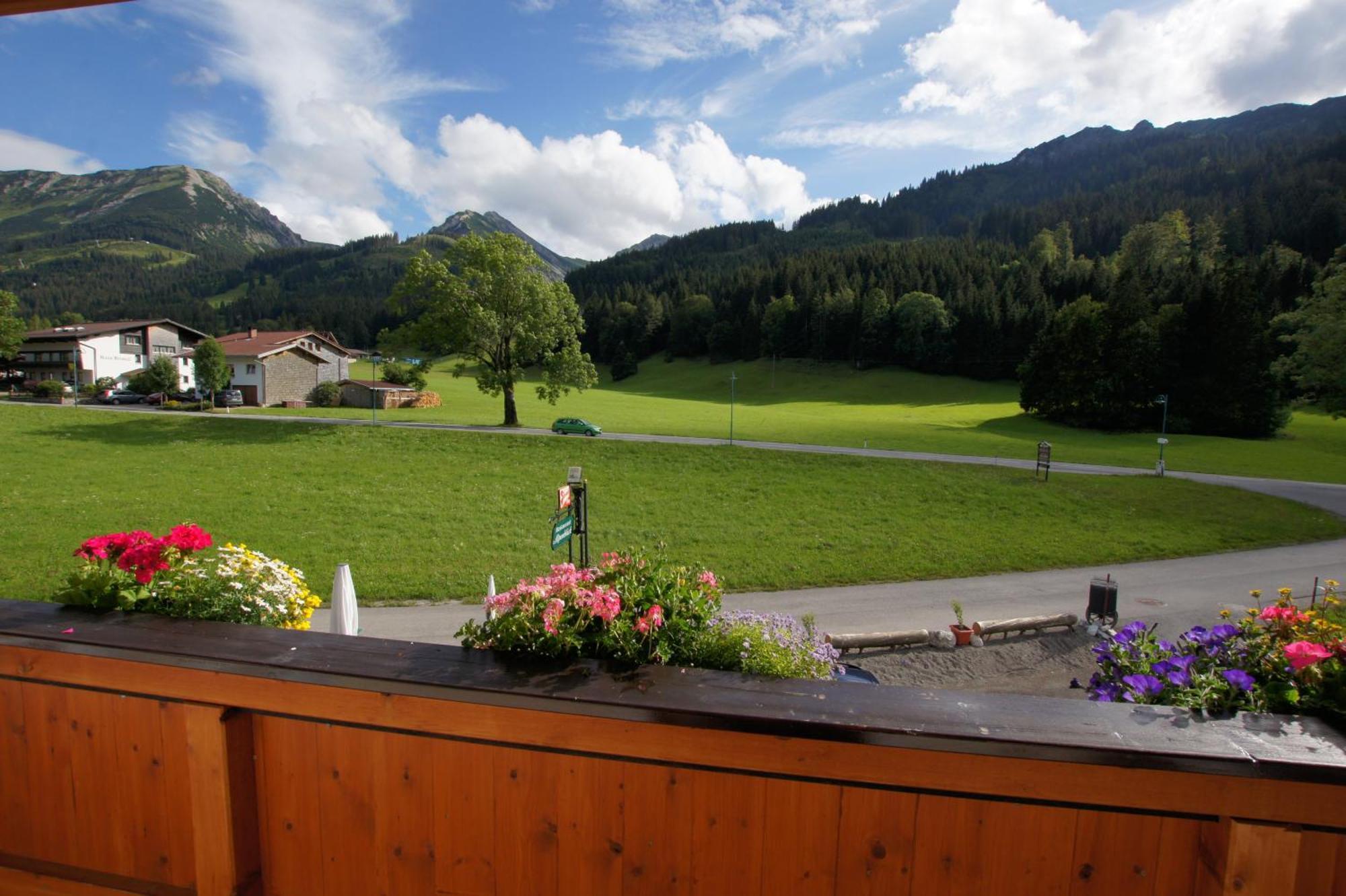 Pension Alpenblick Schattwald Kültér fotó